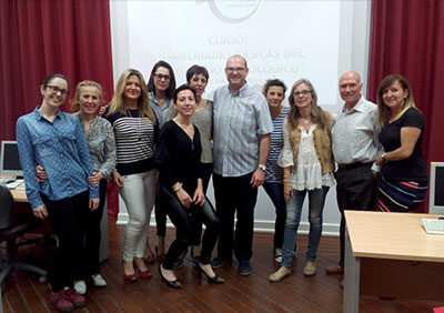 LA DIRECTIVA DE ACALUCA RECIBE UN CURSO DE HABILIDADES BÁSICAS DEL VOLUNTARIADO ONCOLÓGICO